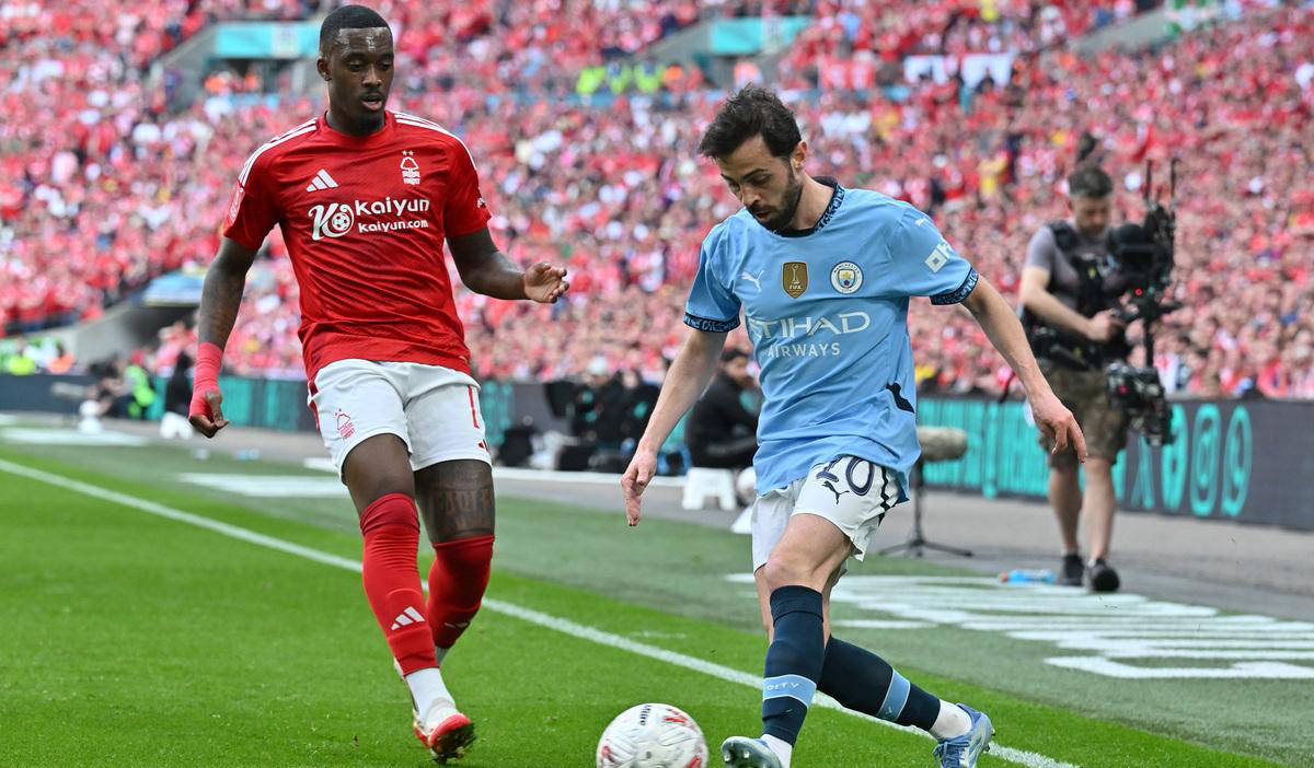 包含曼城客场大胜南安普顿，继续领跑积分的词条