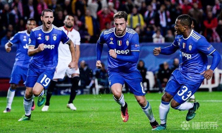 塞维利亚中场埃弗拉表现持续火爆