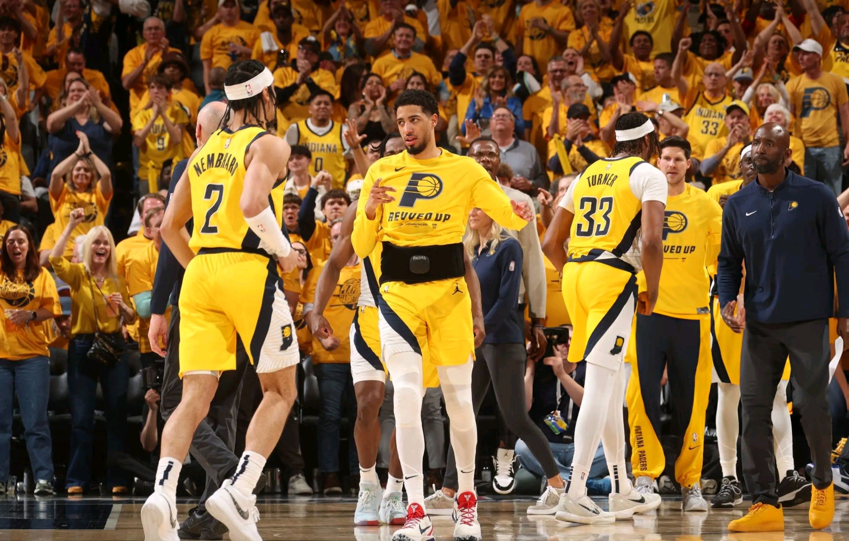 包含世界上最大篮球联赛总决赛即将开始的词条