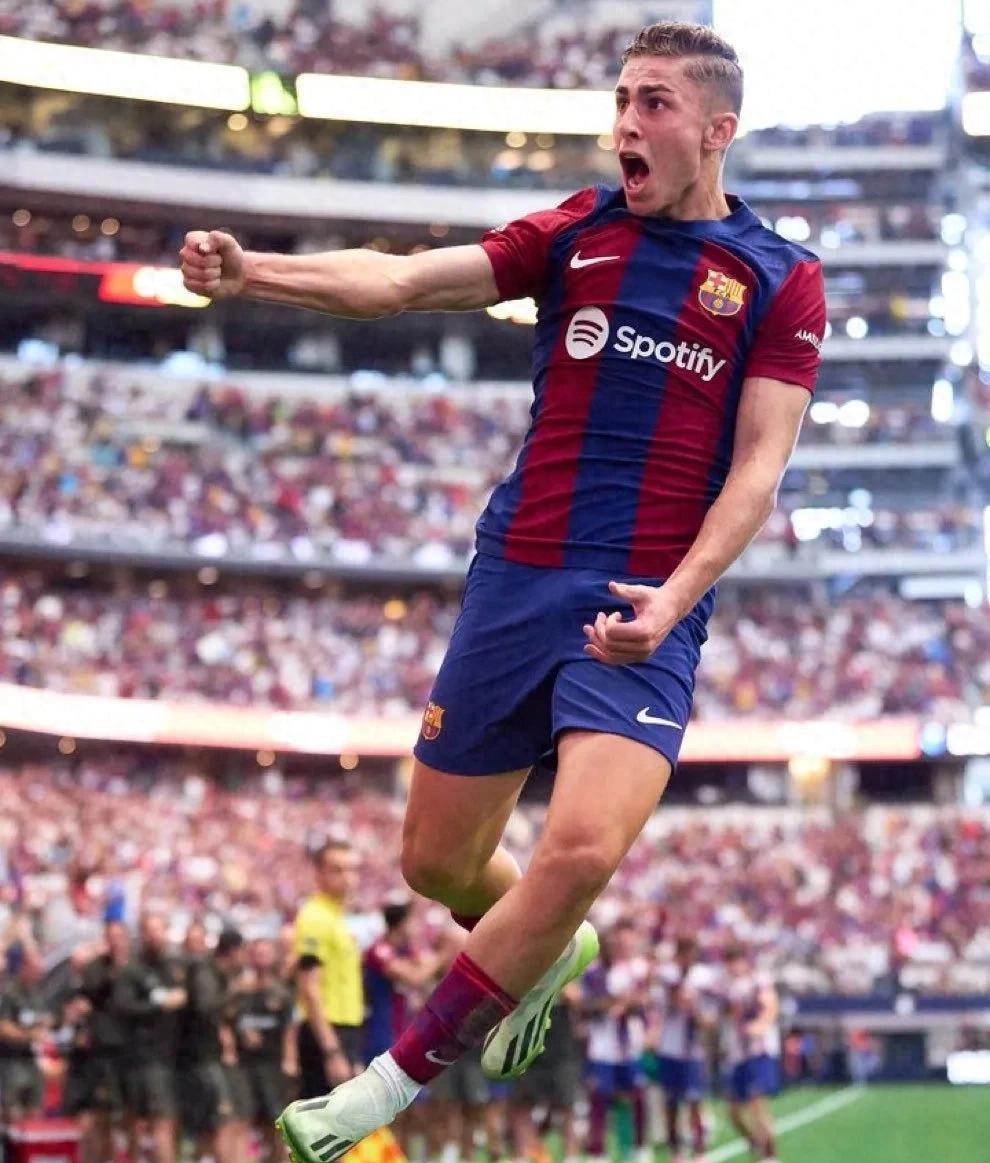 包含瓦伦西亚客场大胜，盼望保级希望重新燃起的词条