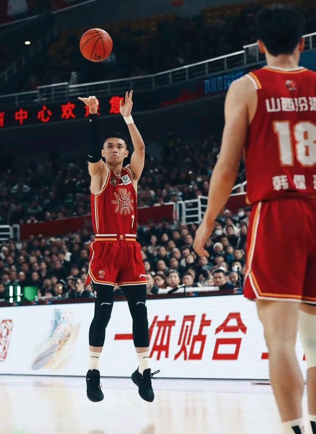 开云官网-天津男篮奋勇争取胜利，冲刺季后赛
