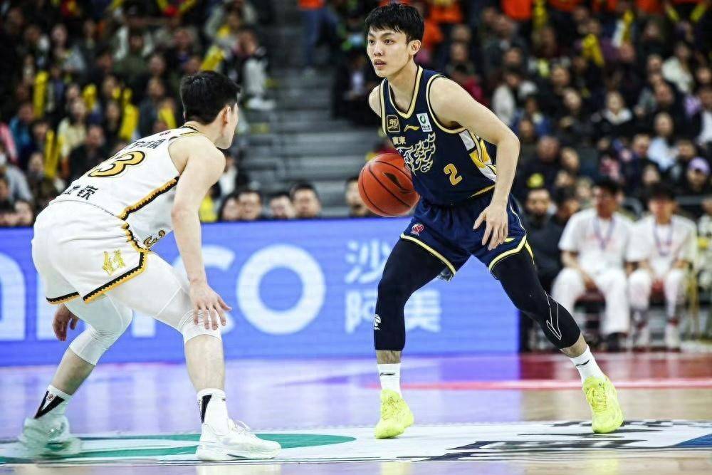 开云体育入口-新疆队大胜，排名继续保持领先地位