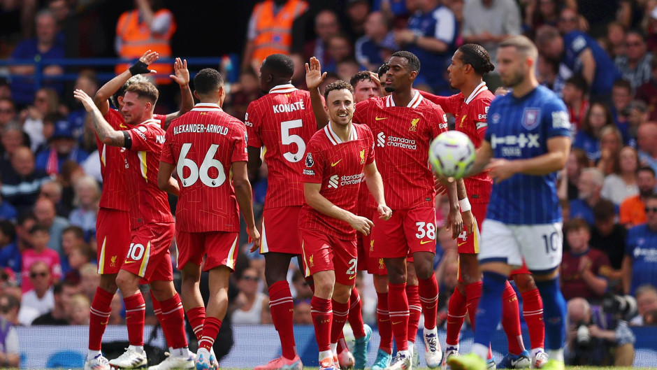 包含欧冠淘汰赛火爆开幕，球迷狂热看点无数的词条