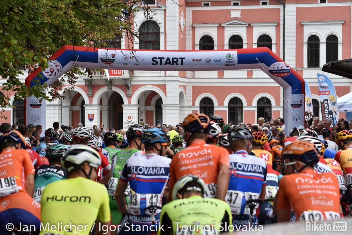 经验老道的球员发挥关键作用，带领球队获胜