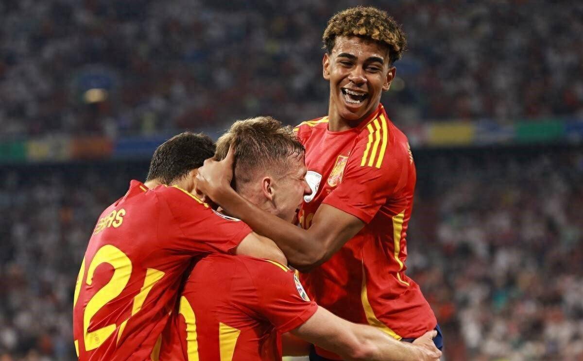 包含新赛季欧洲足球联赛开场，焦点战役引人瞩目的词条