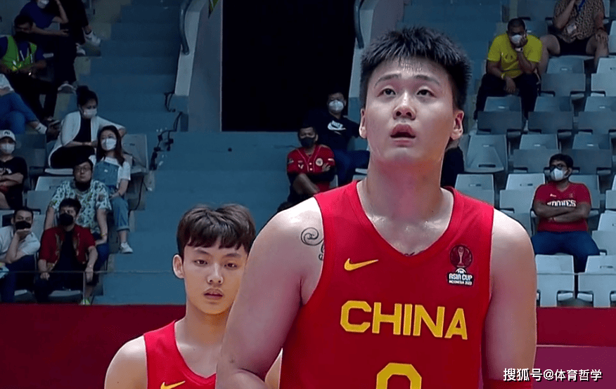 湖北男篮险胜陕西，尽显团队实力