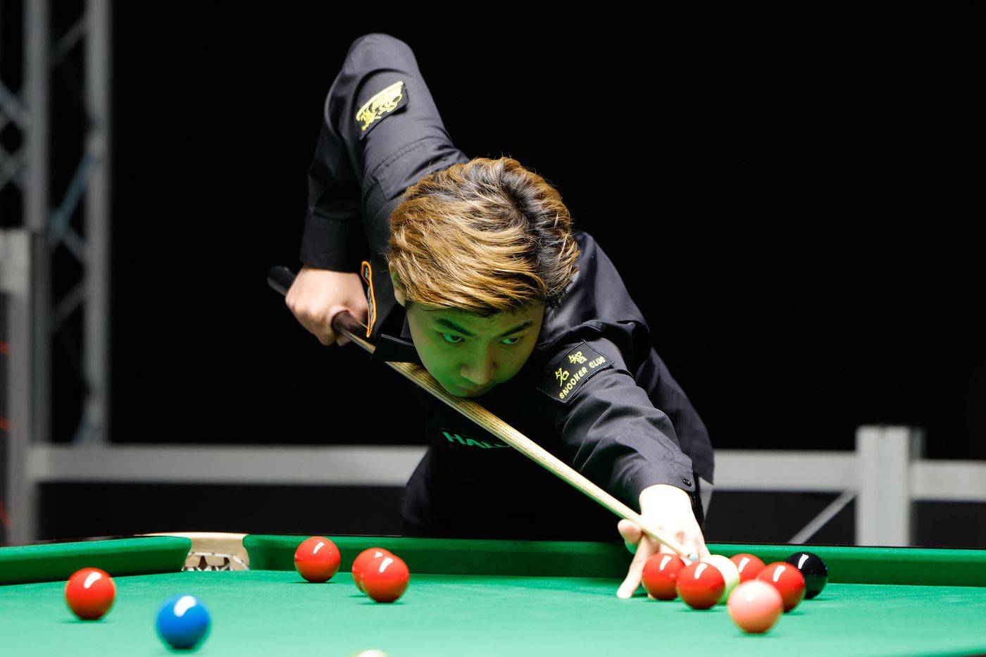 科尔切斯特主场惊险逆转获胜