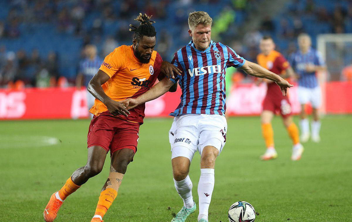 开云下载-佛罗伦萨客场惨败，战绩堪忧继续下滑