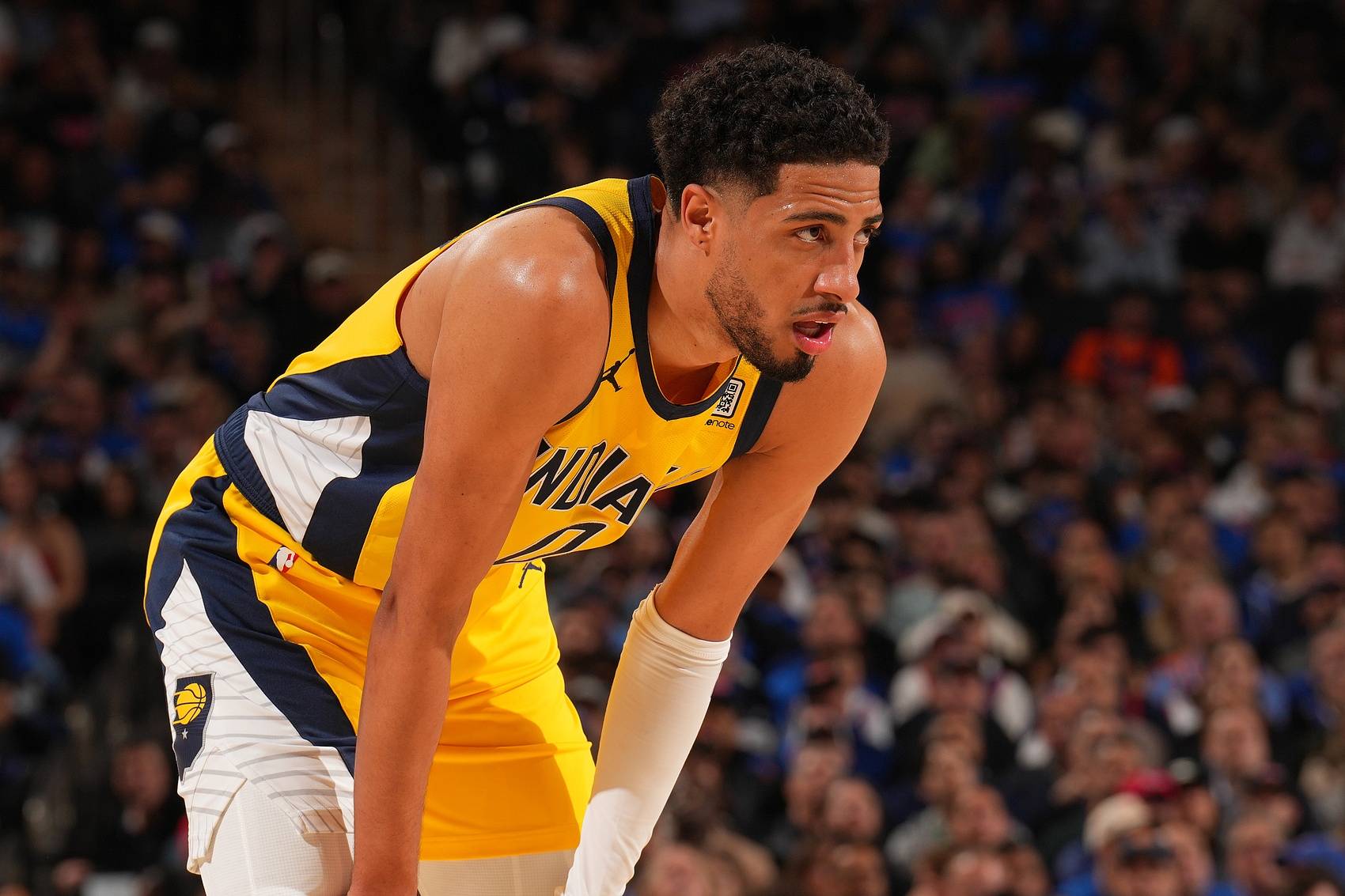 步行者队新援初登场，表现有所起色