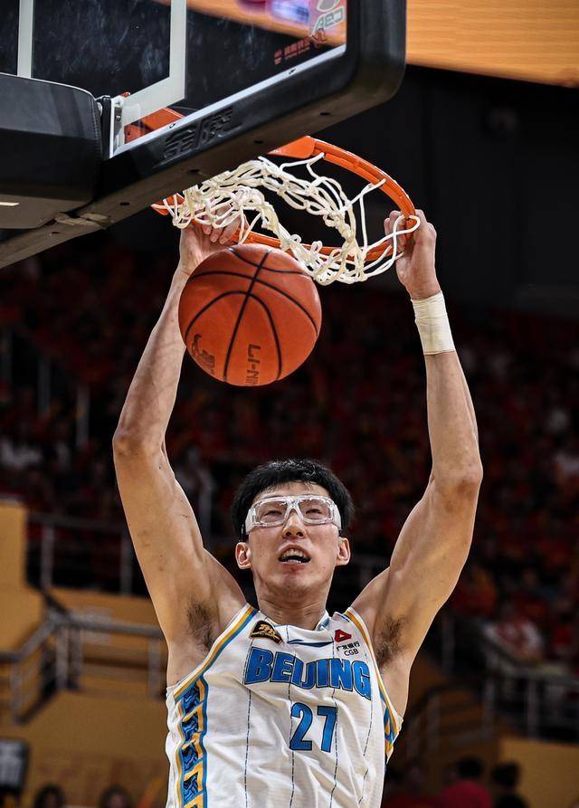 卡昂遭遇制胜失利，形势严峻