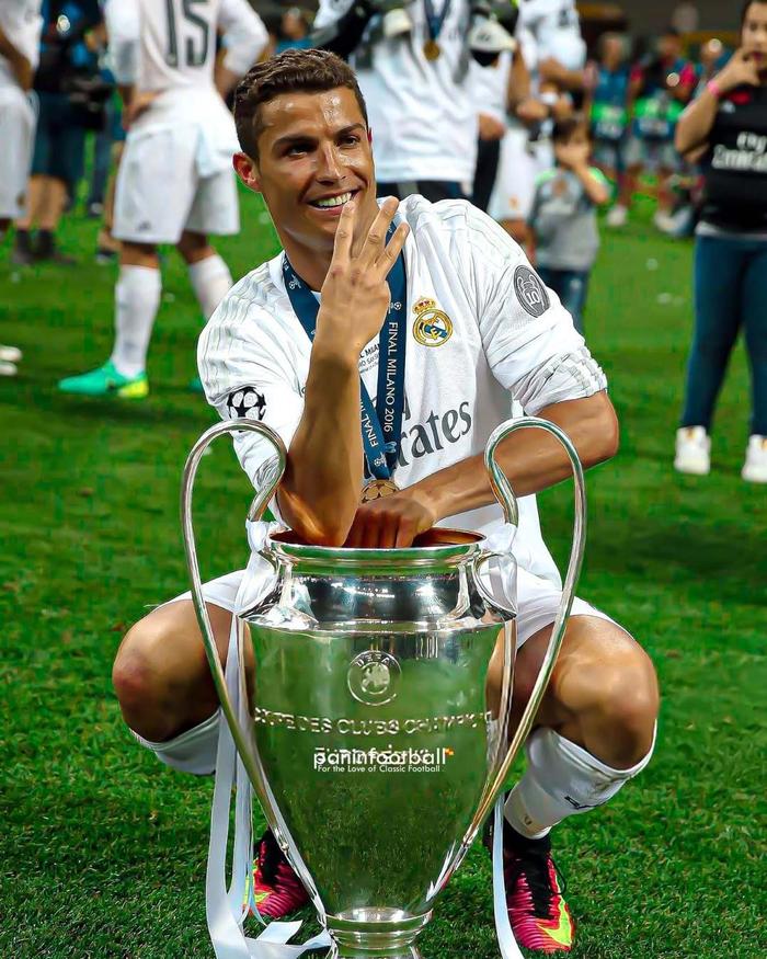 包含足球赛季激烈对抗，冠军梦想不可阻挡的词条