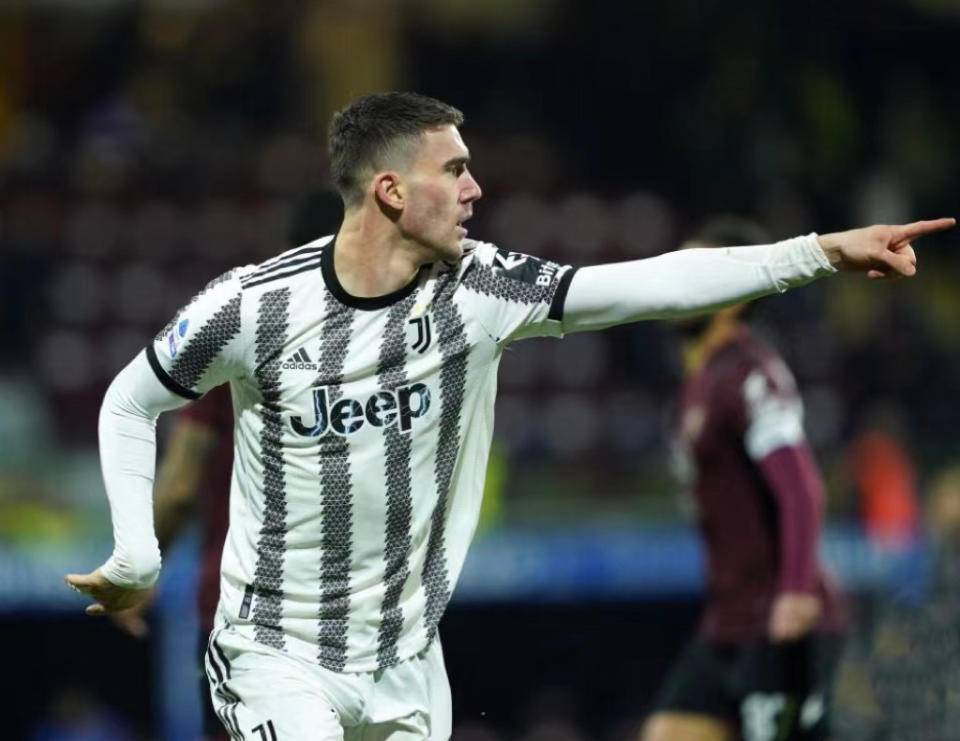 尼姆客场战平南特，保持不败纪录