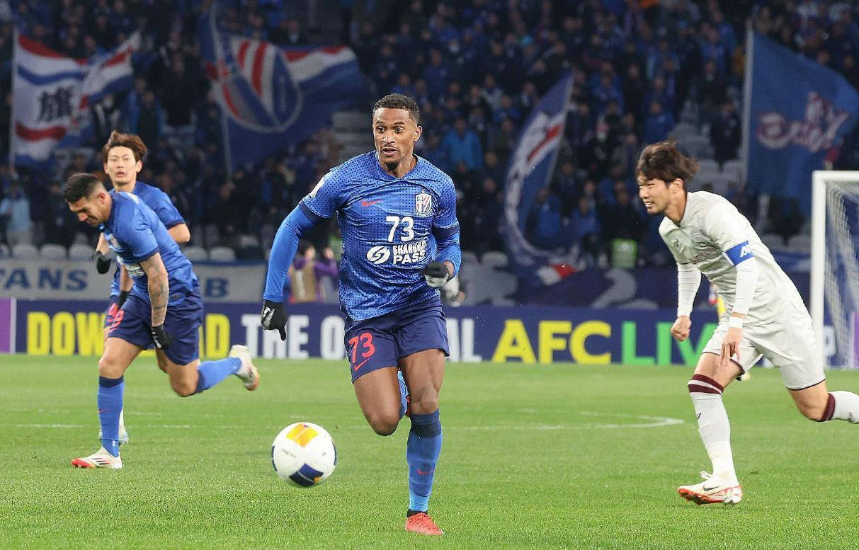 山东泰山完胜对手，稳固亚冠淘汰赛席位