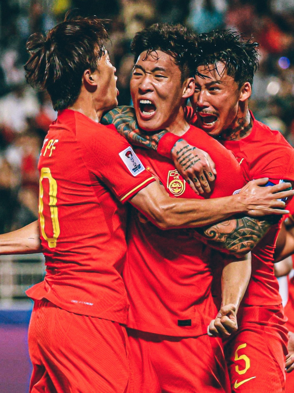 足球场上瞬间风云突变，中国队涅槃重生的简单介绍