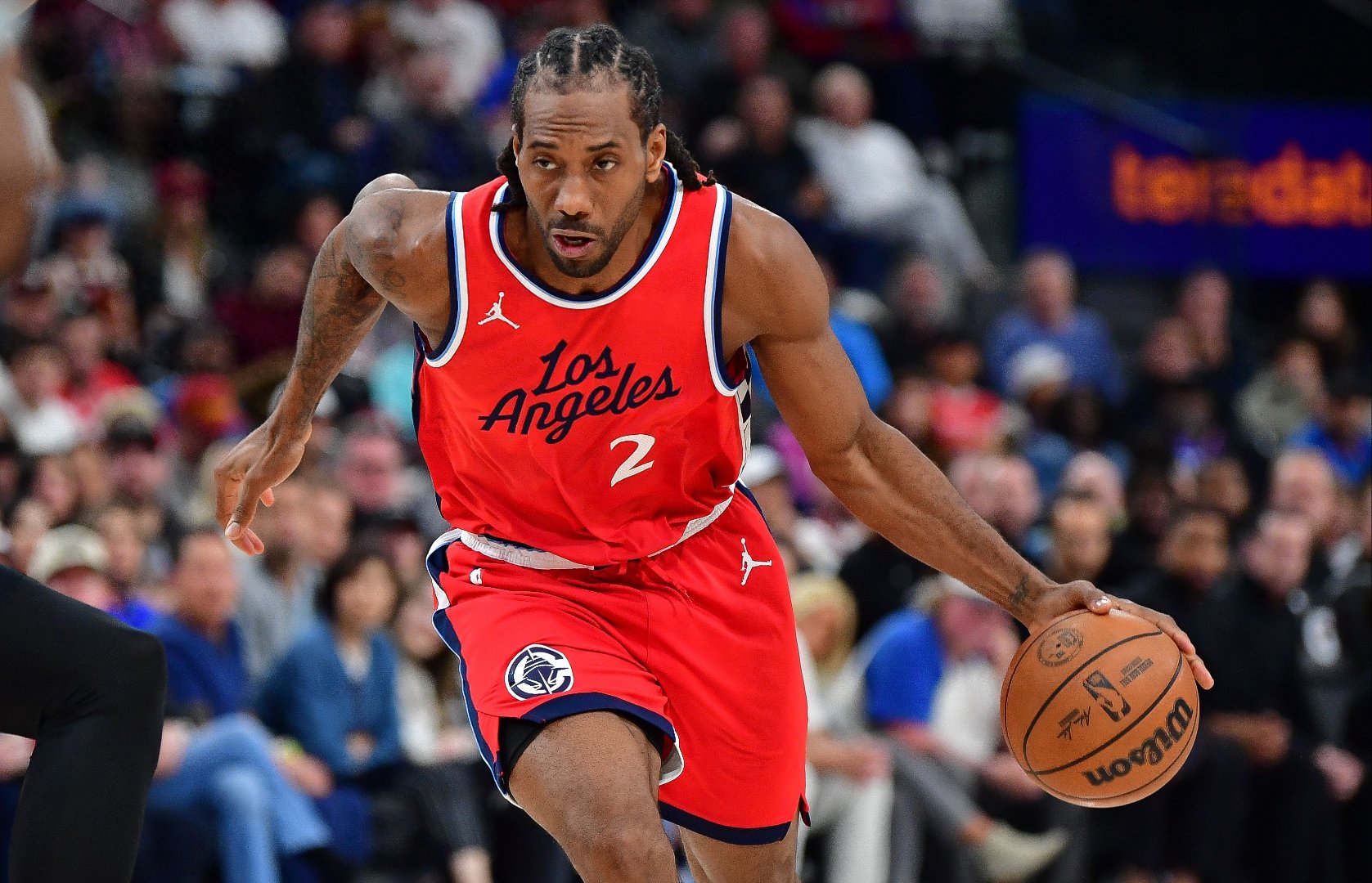 快船大胜马刺，莱昂纳德砍下35分