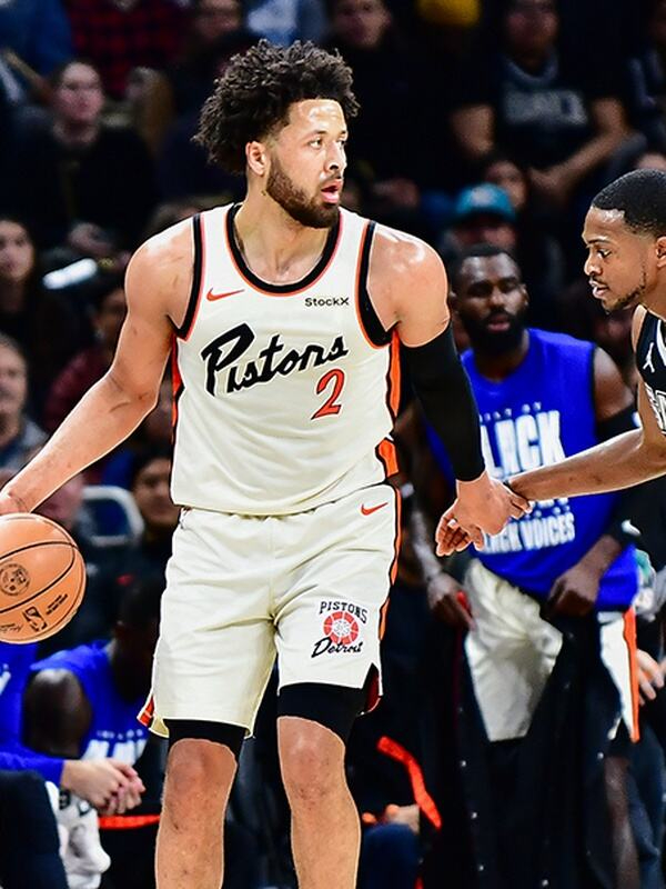 猛龙队大胜马刺队，豪取四连胜