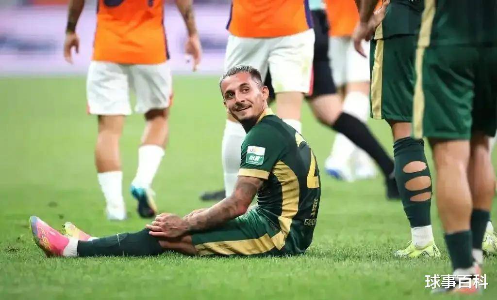 惊艳传球造神奇进球,球员技术表现亮眼 惊艳传球造神奇进球,球员技术表现亮眼