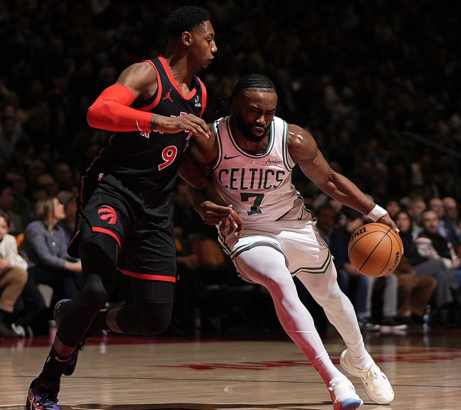 猛龙再度战胜快船，劳里-马尔卡宁射中绝杀球带领球队赢球