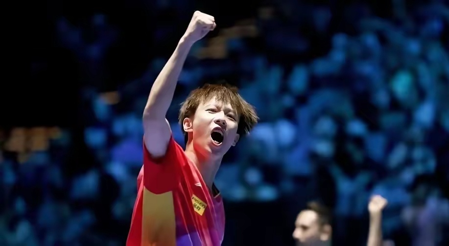 羽毛球比赛翻天覆地，金牌选手飞跃领先