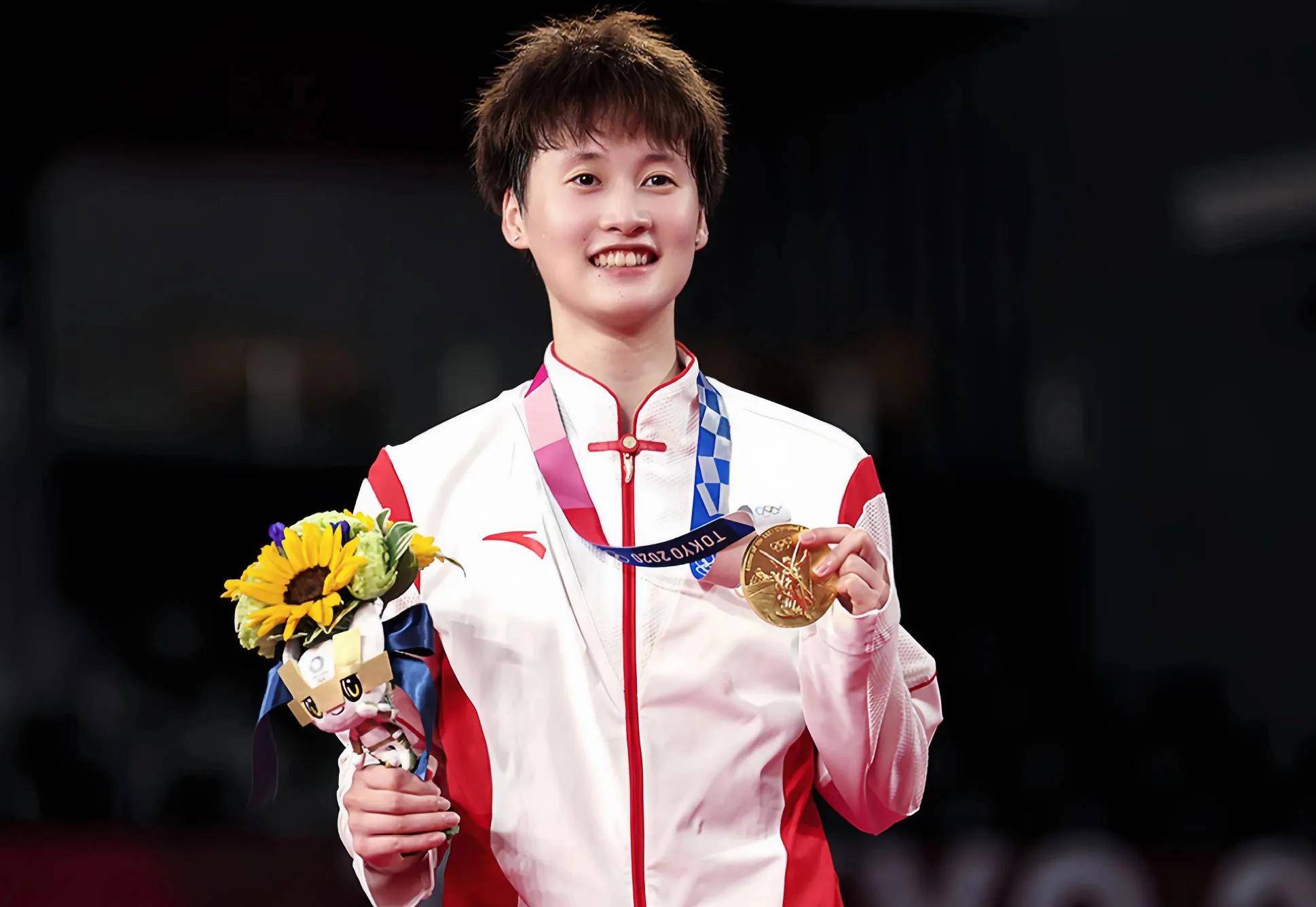 羽毛球比赛翻天覆地，金牌选手飞跃领先