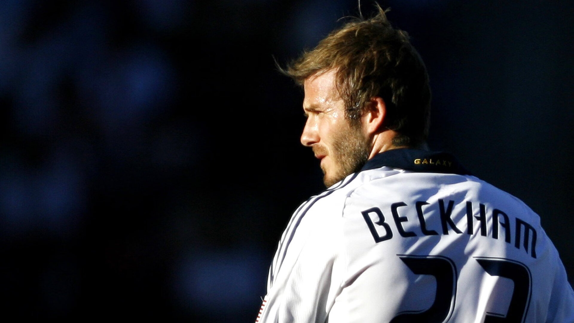 东瀛铁卫绝杀红黑军团，范戴克在日本鏖战中一剑封喉